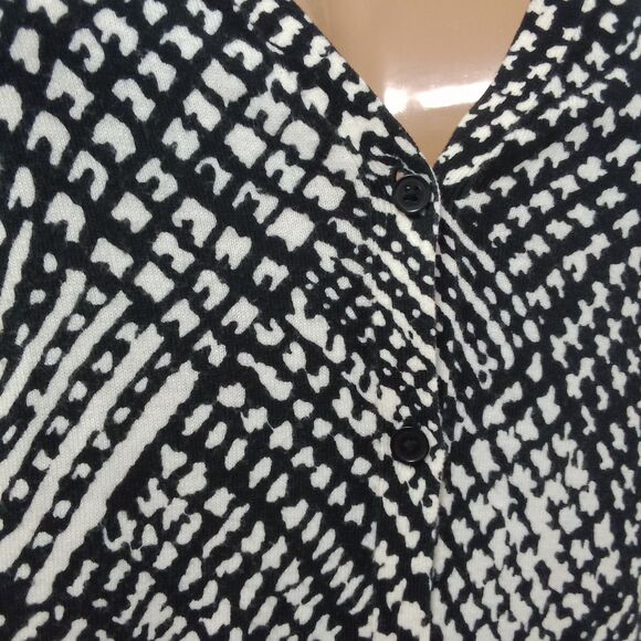 Talbots Black White Abstract Print Sweater Medium Petite - Picture 3 of 7